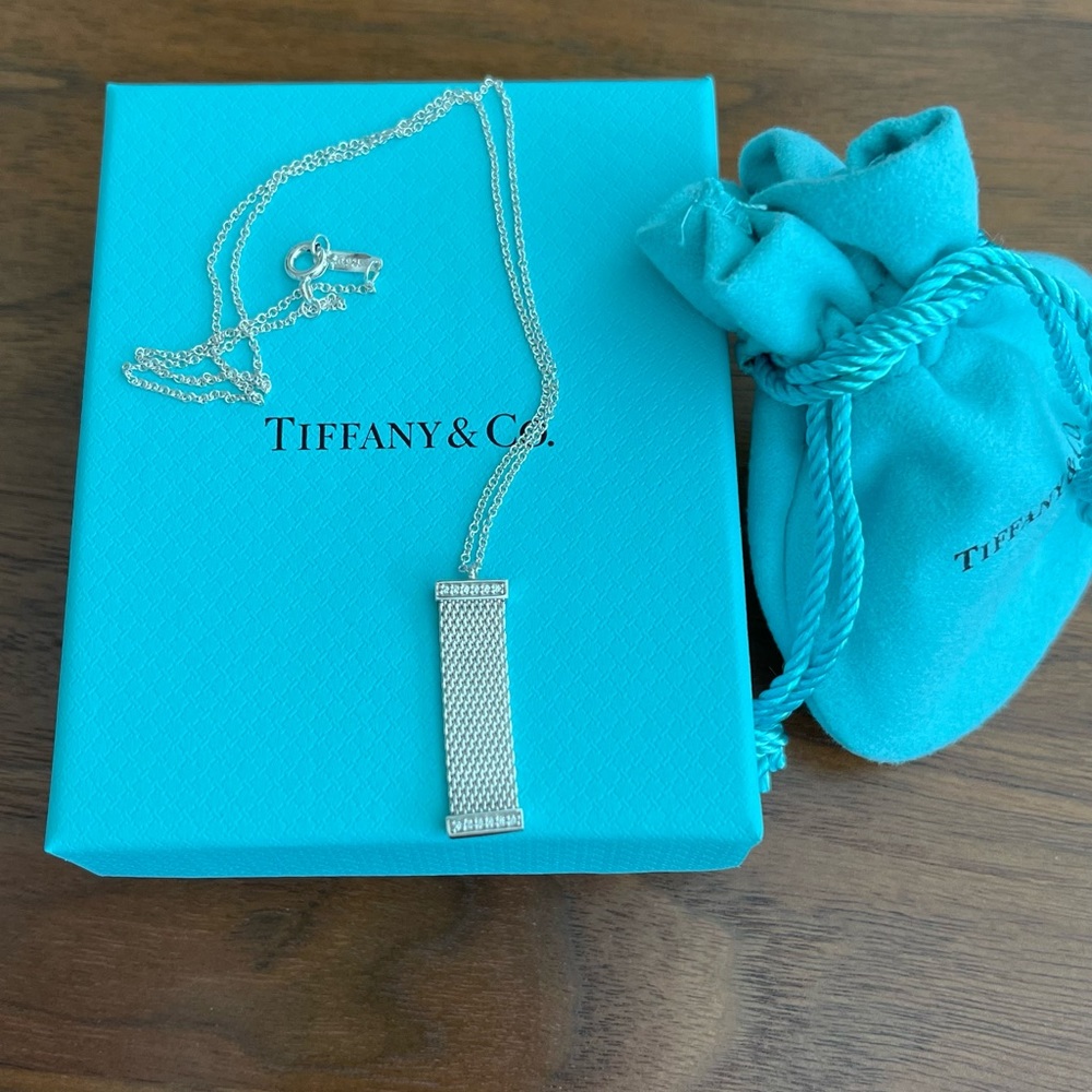 Pendant in sterling silver with diamonds